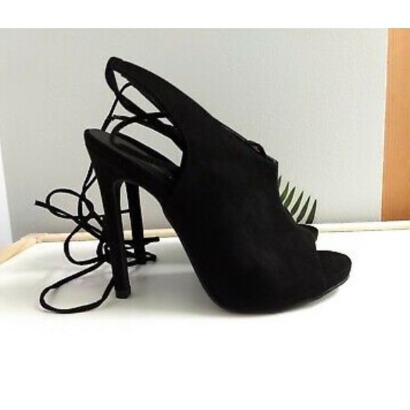 Shoes - Picture 1 of 3